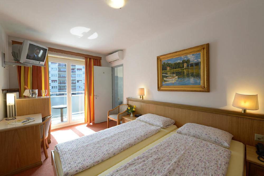 Hotel Dischma - Free Bus And Train Ticket Paradiso Exterior photo