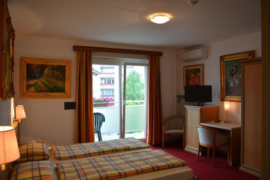 Hotel Dischma - Free Bus And Train Ticket Paradiso Room photo
