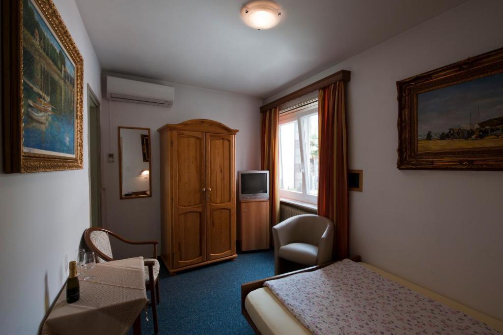Hotel Dischma - Free Bus And Train Ticket Paradiso Exterior photo